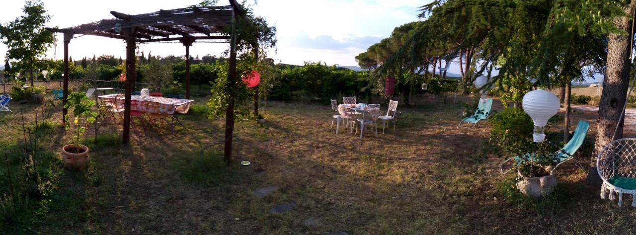 B&B La Gallinella Rossa Baschi Exterior photo